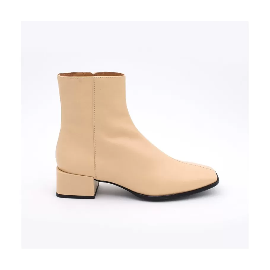 Last Units<Ángel Alarcón Oyate - Comfortable Patent Leather Booties With Low Wide Heels