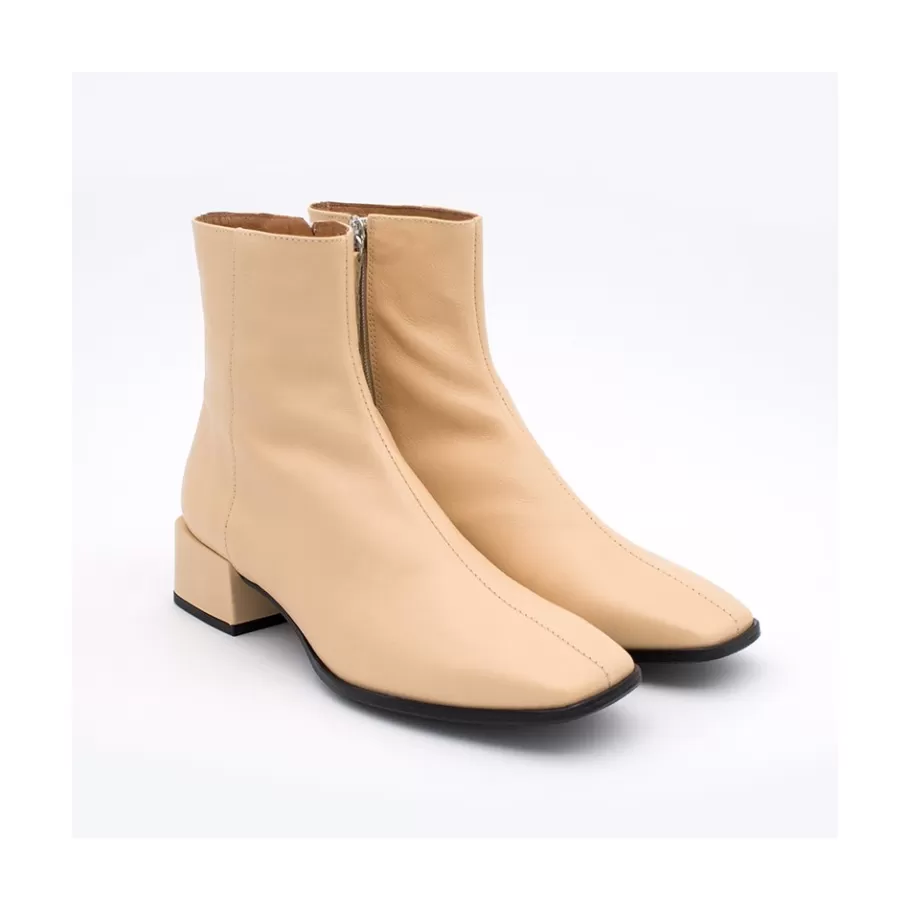Last Units<Ángel Alarcón Oyate - Comfortable Patent Leather Booties With Low Wide Heels