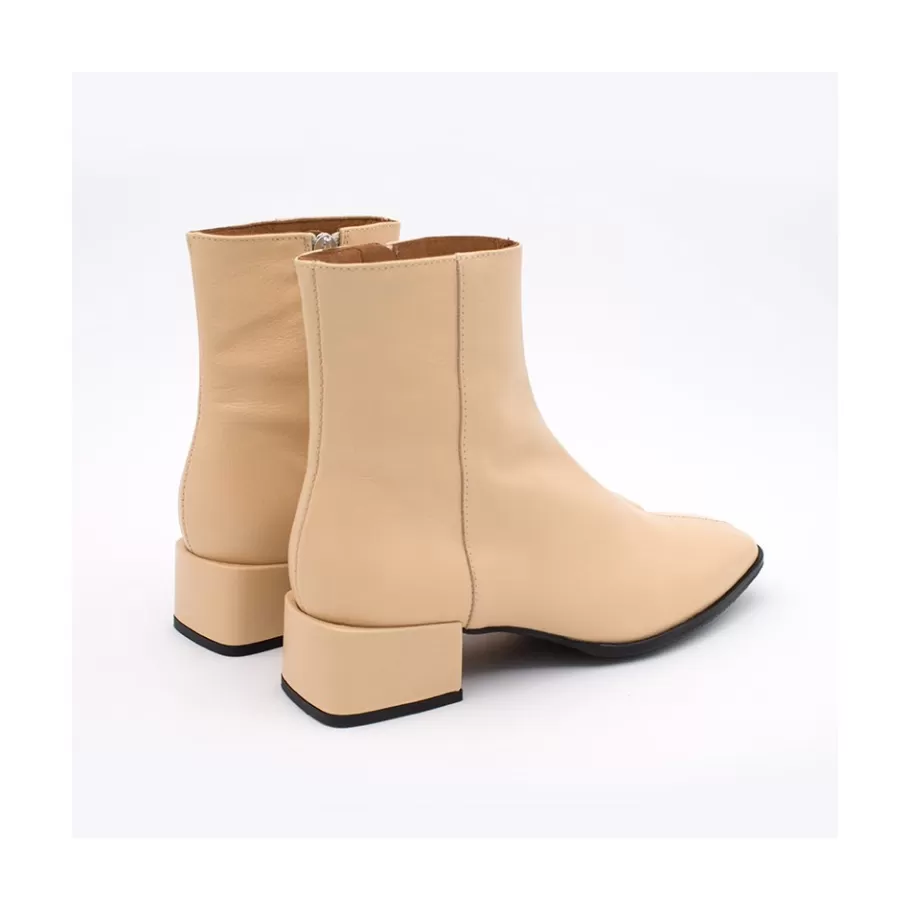 Last Units<Ángel Alarcón Oyate - Comfortable Patent Leather Booties With Low Wide Heels