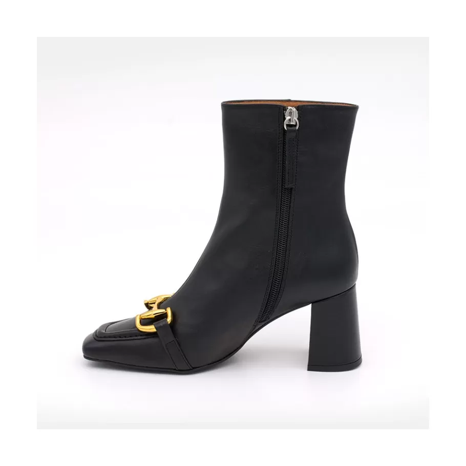 Last Units<Ángel Alarcón Pryor - Leather Ankle Boots With A Metallic Ornament